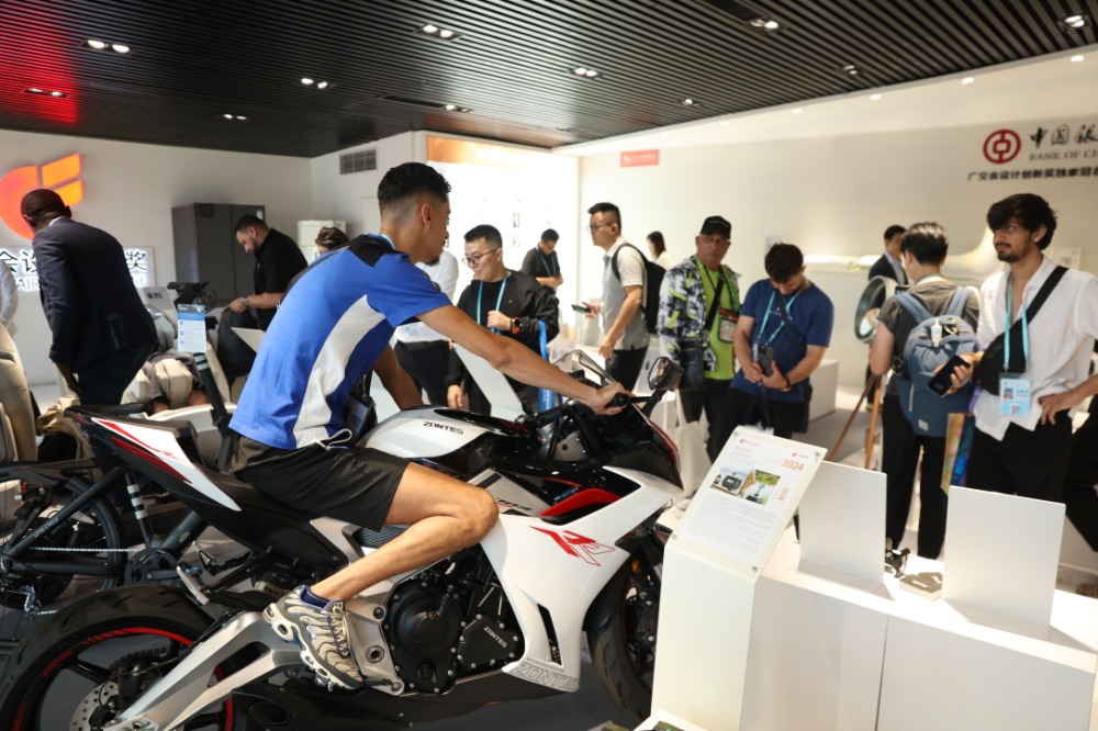 广交会“藏宝阁”折射价值链攀升:设计牵引创新,企业借CF奖开拓市场